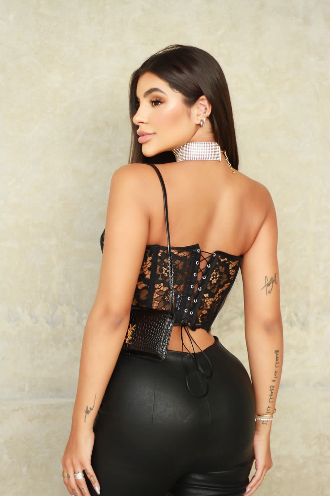 Cropped estruturado com barbatana de poliamida acetinado estilo corset / corselet tamanho único tendência fashion confortável!